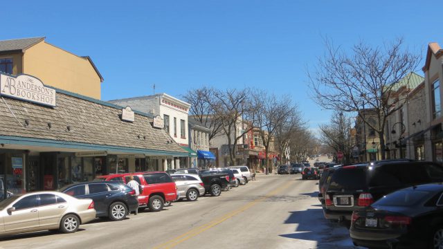 naperville-downtown-640x360